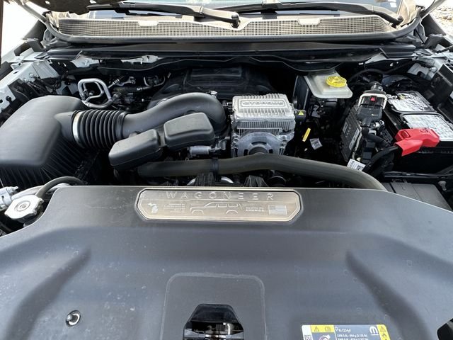Used 2022 White Jeep Series II image 32