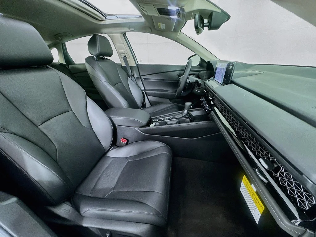 New 2026 Solar Silver Metallic Honda Touring image 38