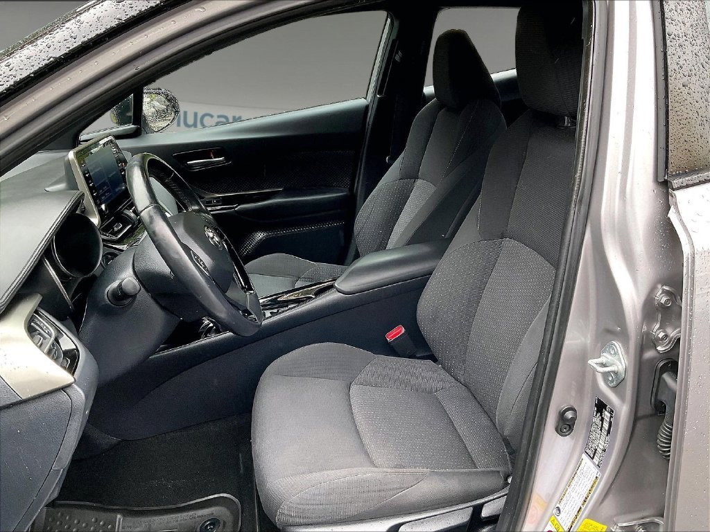 Used 2019 Silver Toyota XLE image 10