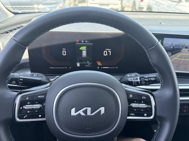 Used 2024 White Pearl Kia S image 29