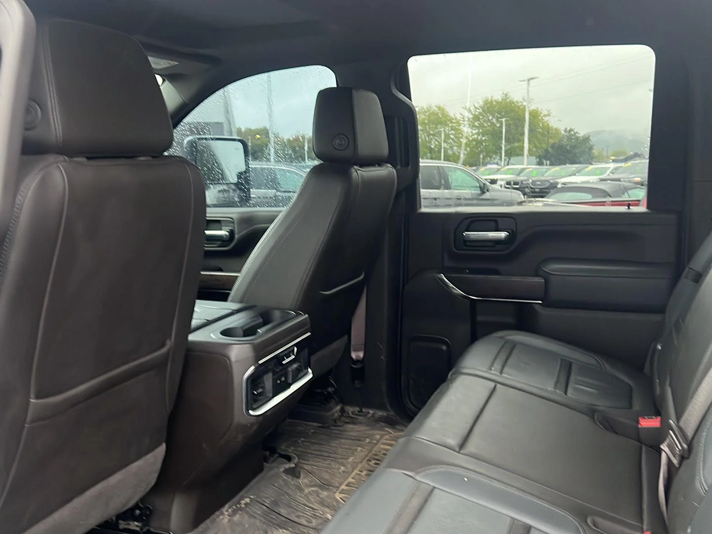 Used 2021 White Frost Tricoat GMC Denali image 17