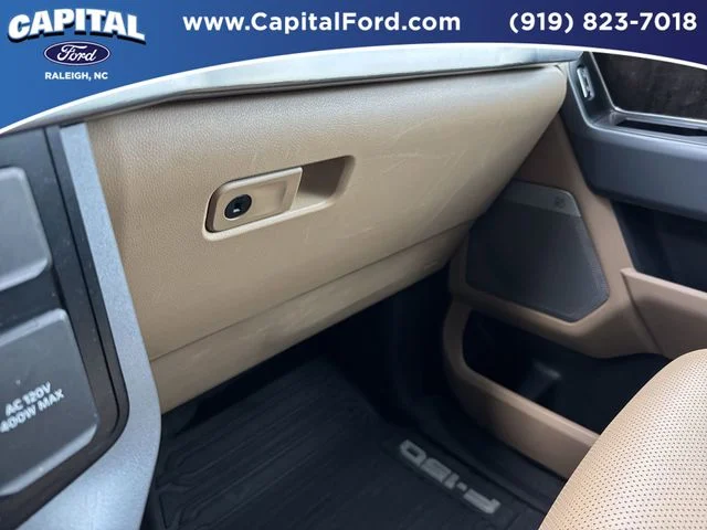 Used 2023 White Ford Lariat image 28