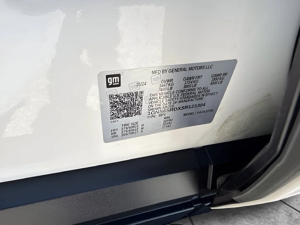Used 2025 Beige Chevrolet Premier image 33