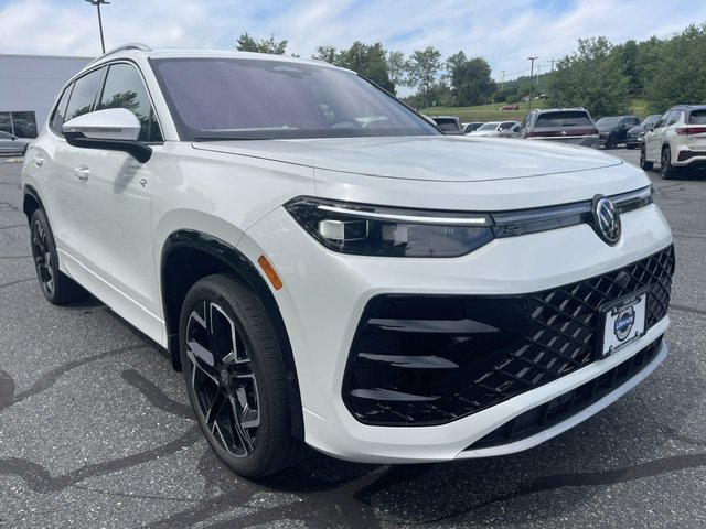 New 2026 Opal White Pearl Volkswagen 2.0T SEL R-Line Turbo image 4