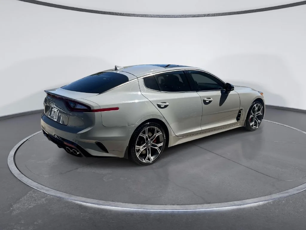 Used 2018 White Kia GT2 image 7