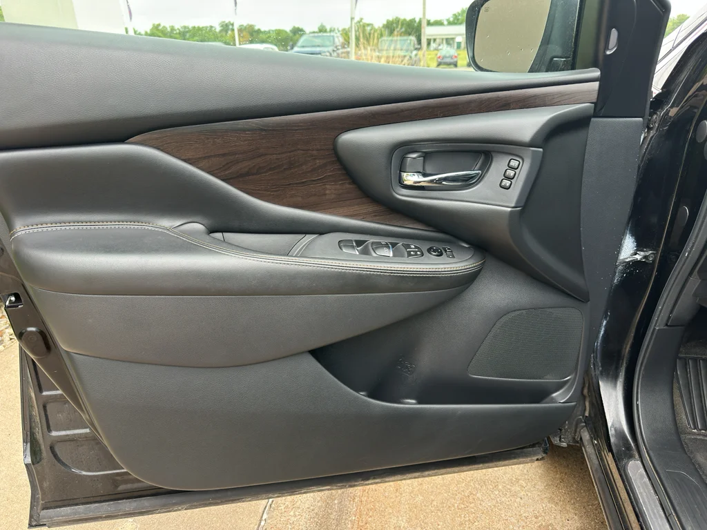 Used 2021 Magnetic Black Pearl Nissan Platinum image 10