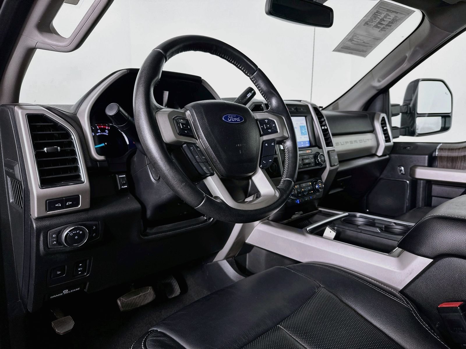 Used 2020 Black Metallic Ford Lariat image 9