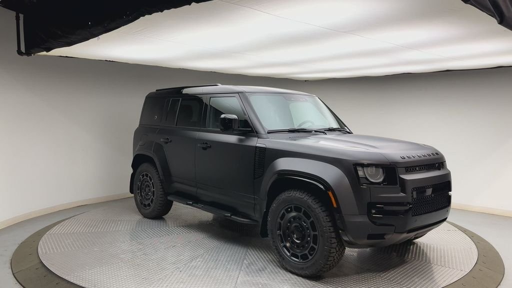 New 2026 Narvik Black Land Rover OCTA image 8
