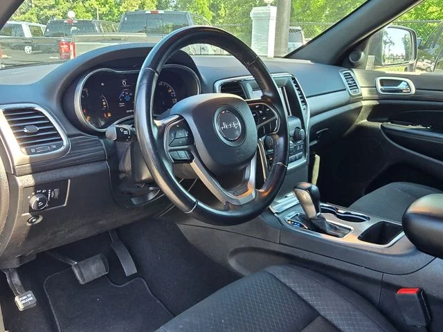 Used 2020 Gray Jeep Laredo E image 22