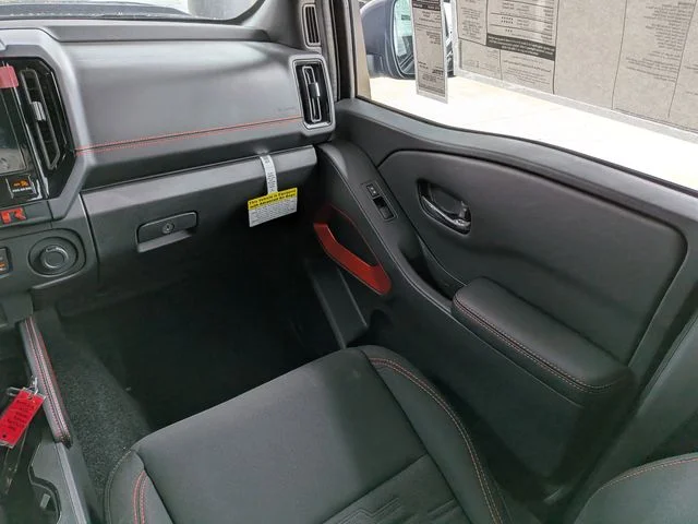 2025 Nissan Frontier PRO-4X - Photo 12