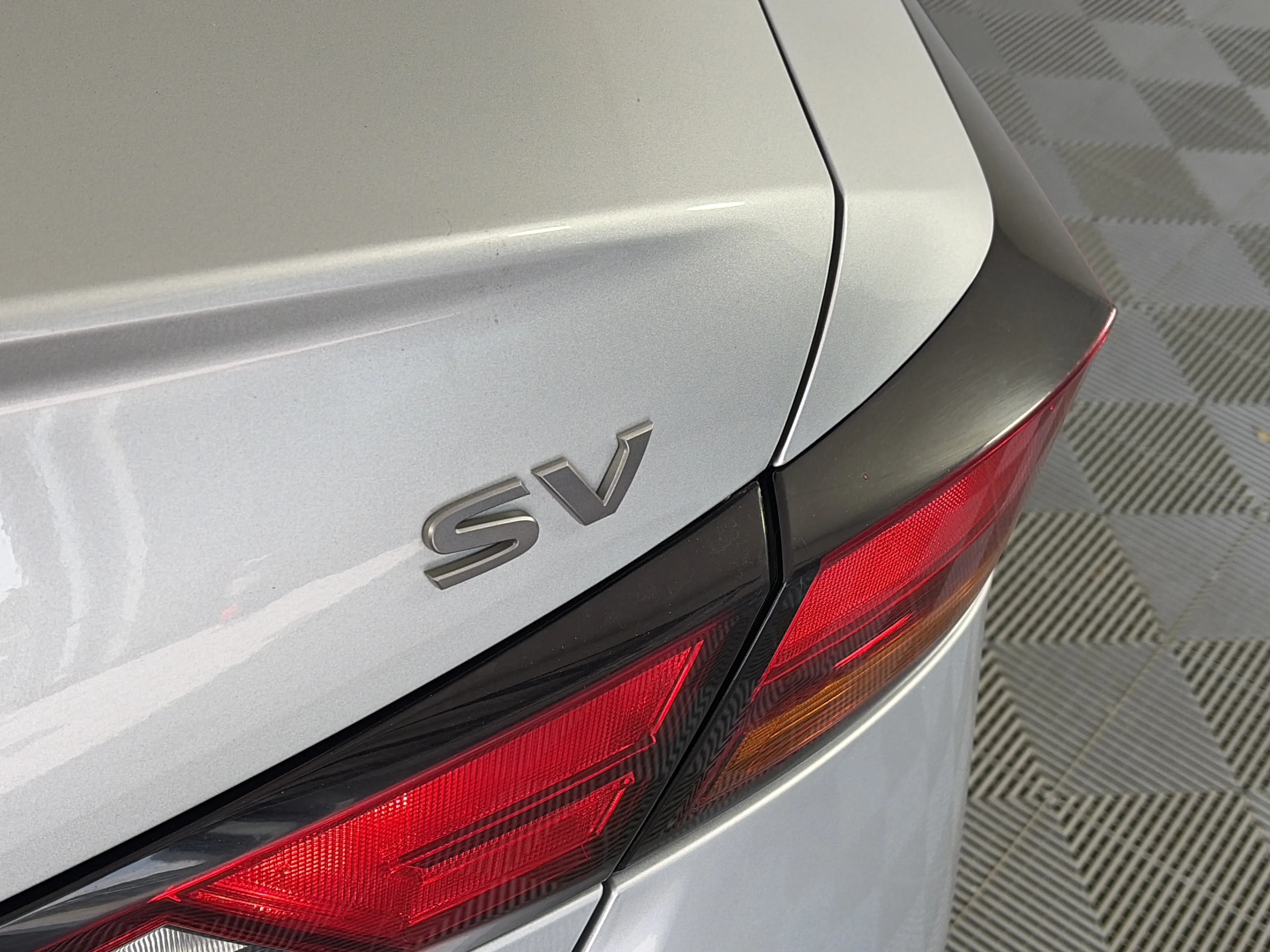 Used 2024 Brilliant Silver Metallic Nissan 2.5 SV image 17