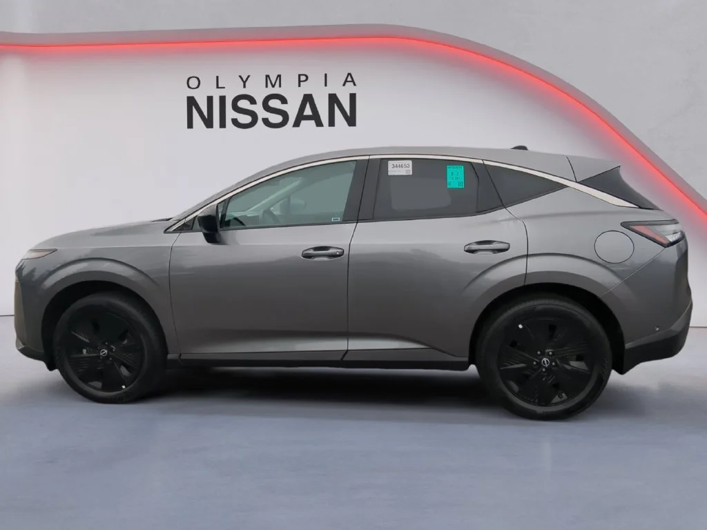 Used 2025 Gray Nissan SV image 3