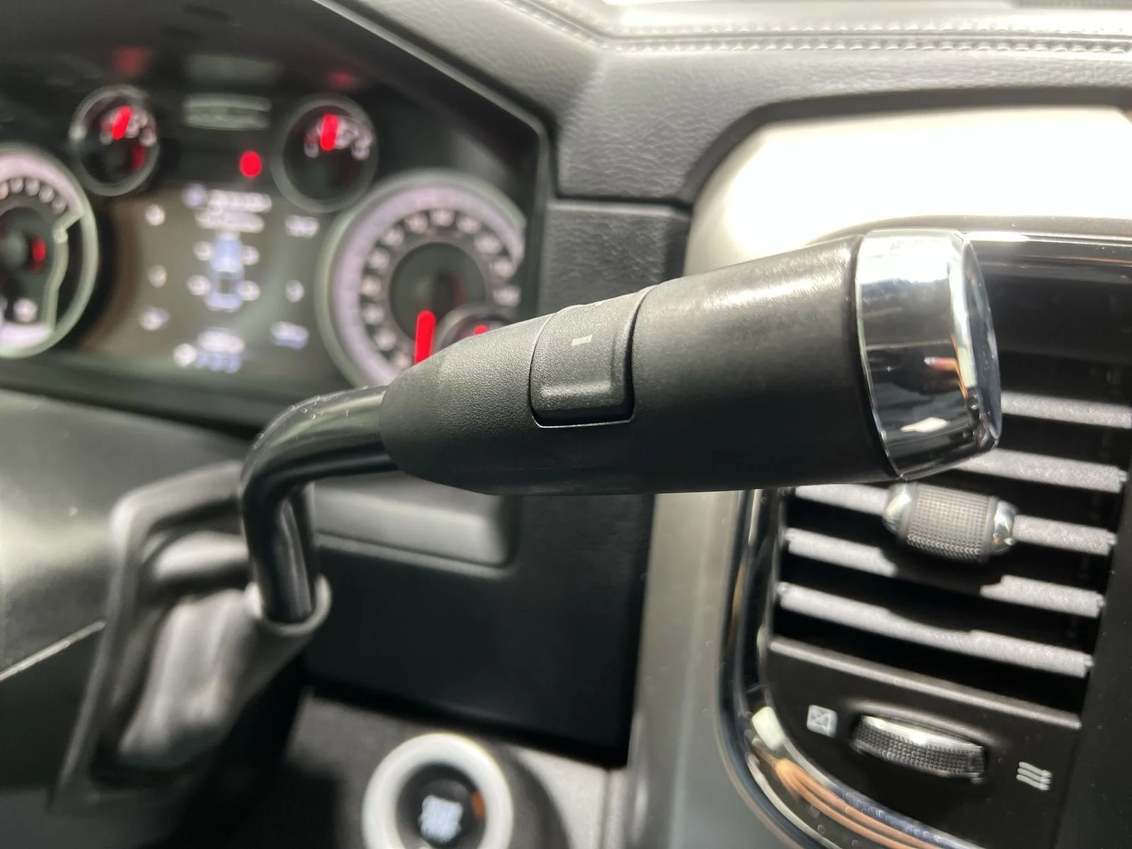 2018 RAM Ram 3500 Pickup Laramie - Photo 19