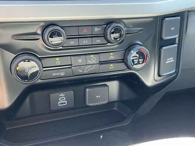 New 2026 Oxford White Ford XLT image 8