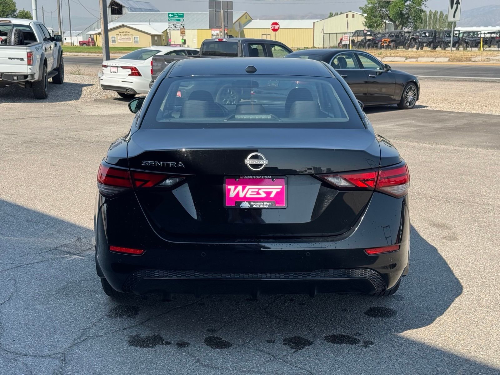View vehicle photo 4