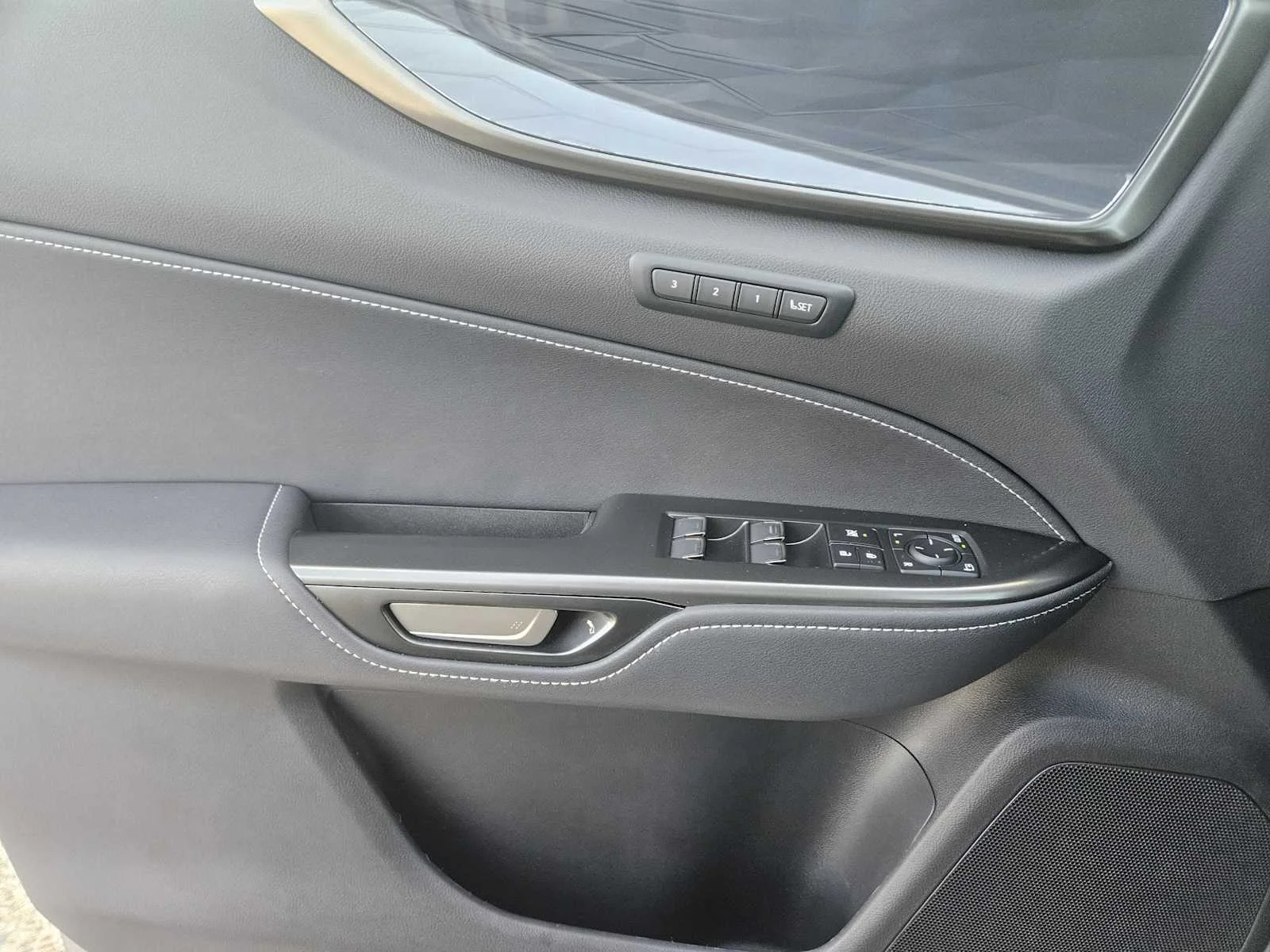 Used 2024 Atomic Silver Lexus Premium image 18