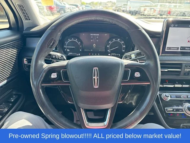 Used 2022 White Lincoln Standard image 33