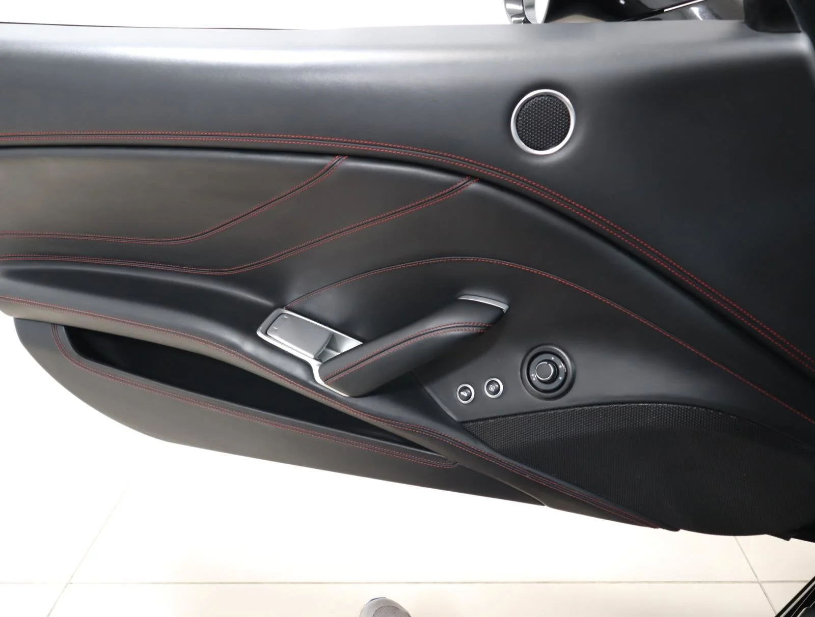 Used 2016 Nero Daytona Ferrari T image 24