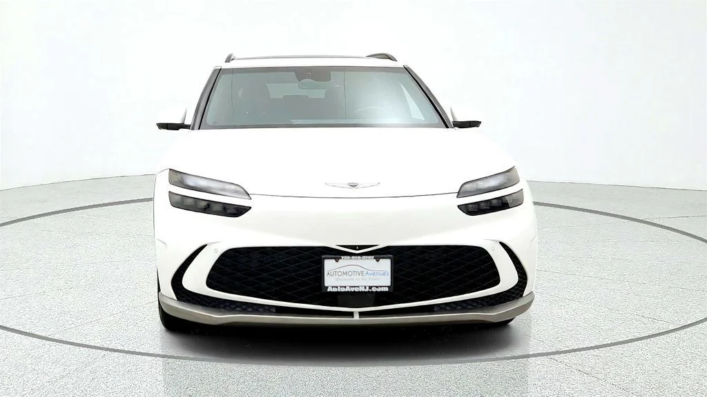 Used 2023 Uyuni White Genesis Advanced AWD image 2