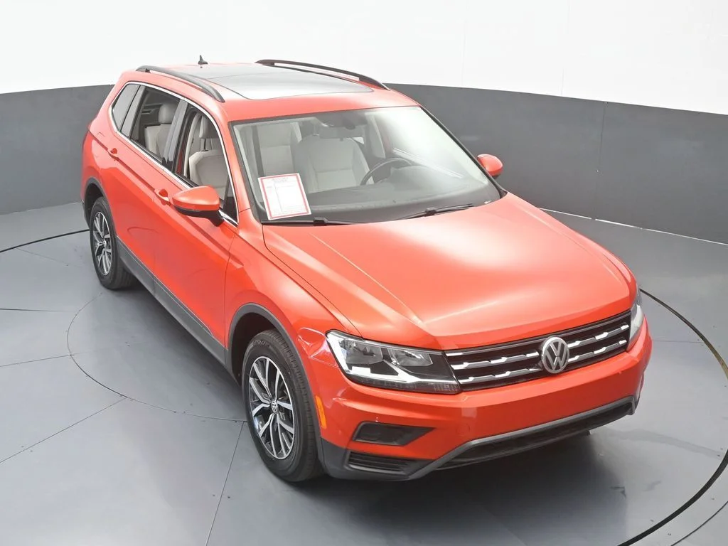 Used 2019 Orange Metallic Volkswagen 2.0T SE image 51