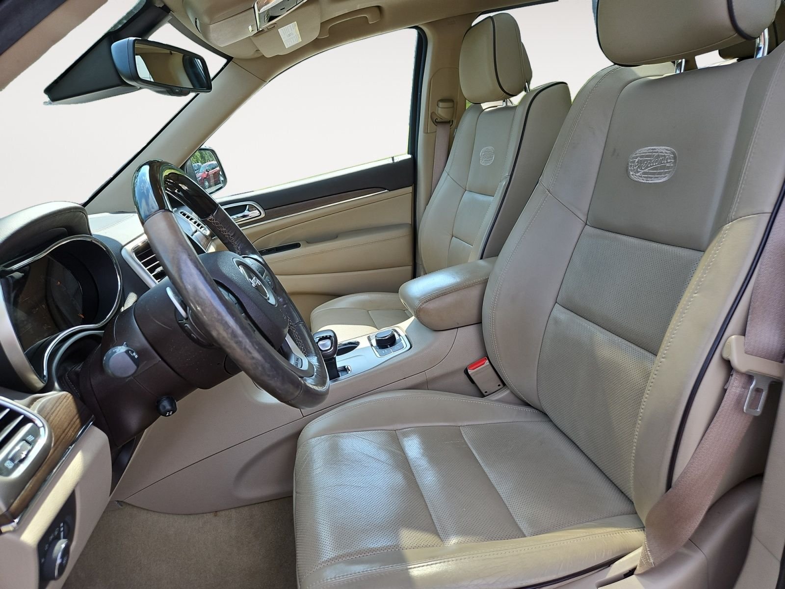 Used 2014 Gold Jeep Overland image 9