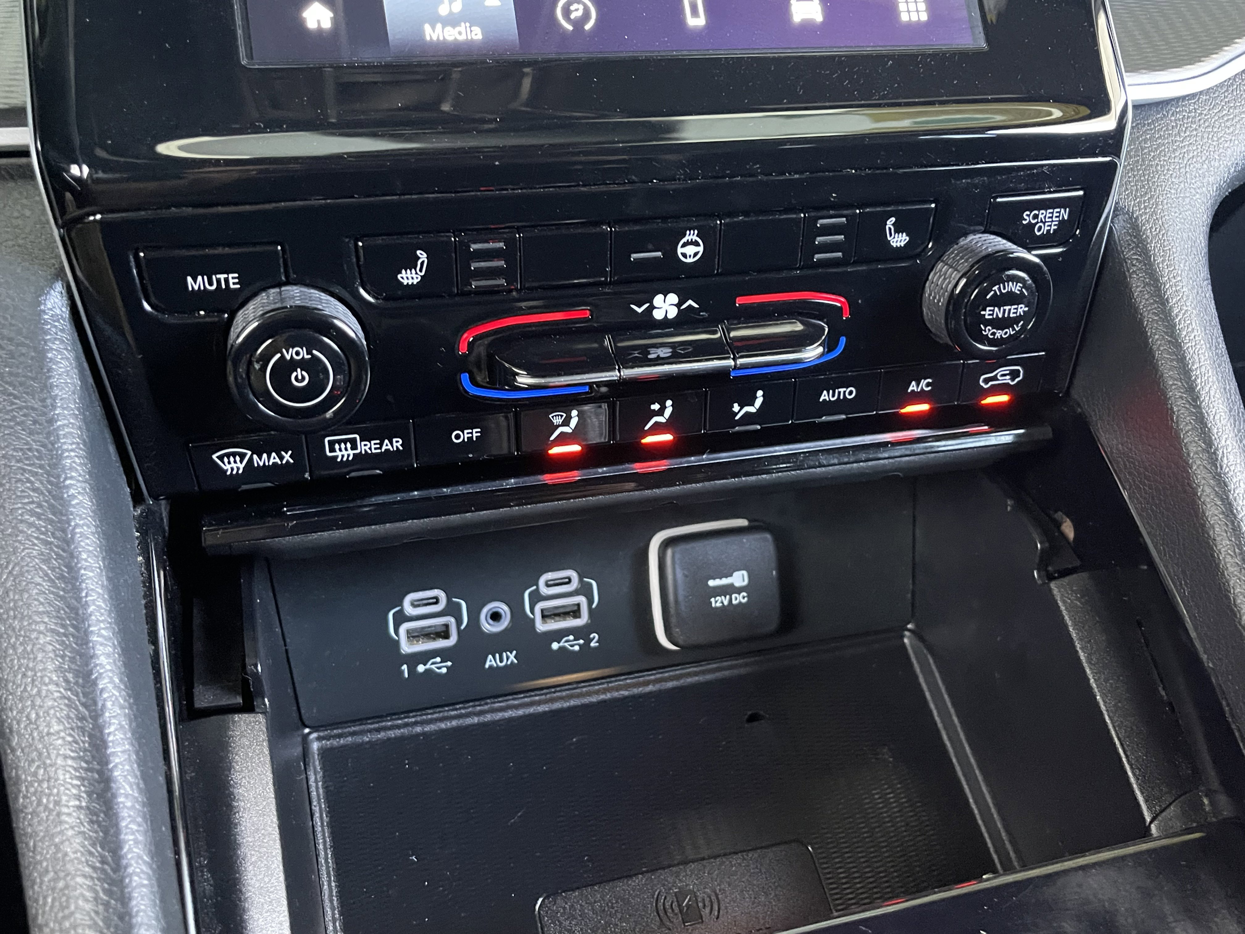 Used 2023 Gray Jeep Altitude X image 21