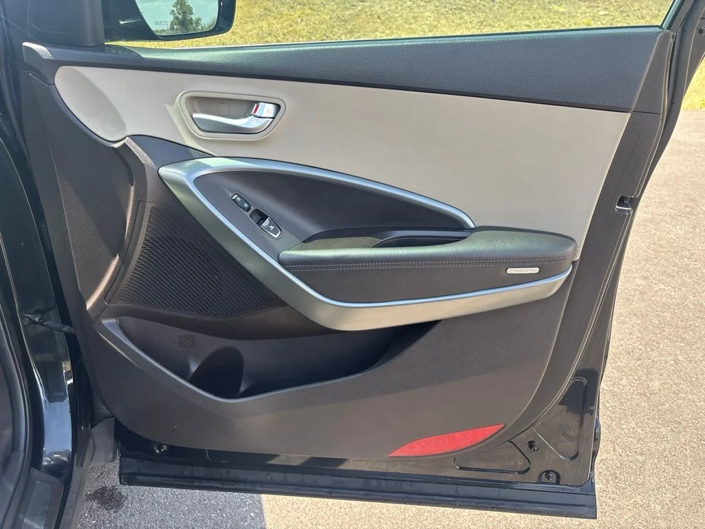 Used 2018 Black Hyundai 2.4 Base image 20
