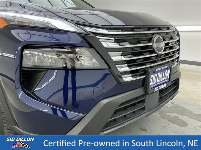 Used 2024 Deep Ocean Blue Pearl Nissan SV image 25