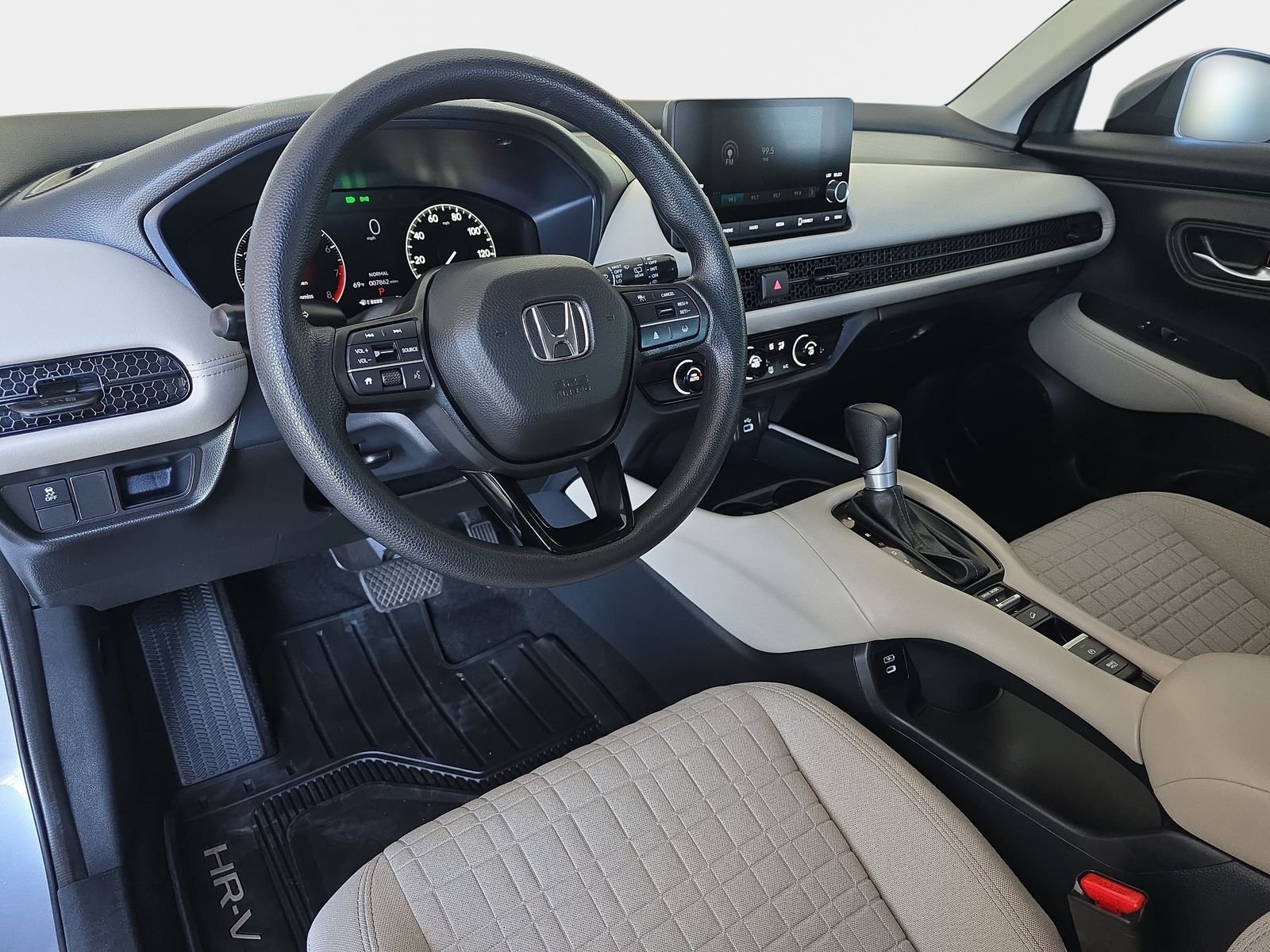 Used 2025 Silver Honda LX image 18