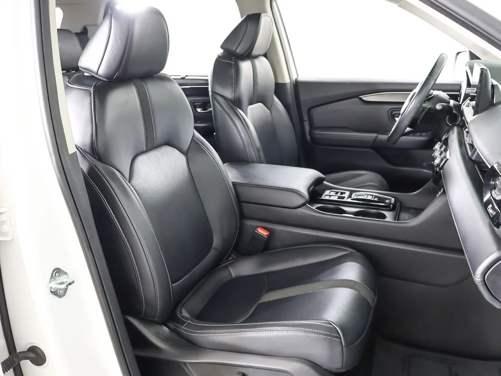 Used 2023 White Honda EX-L image 29
