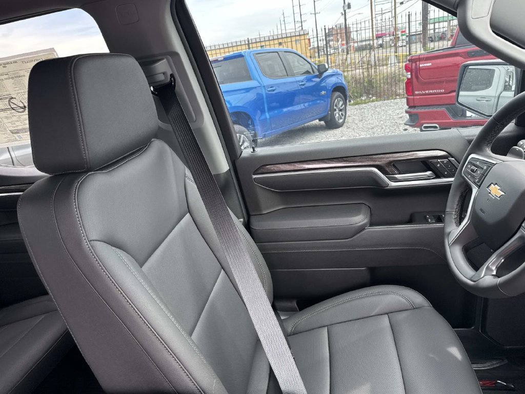 2026 Chevrolet Silverado 1500 LTZ - Photo 12