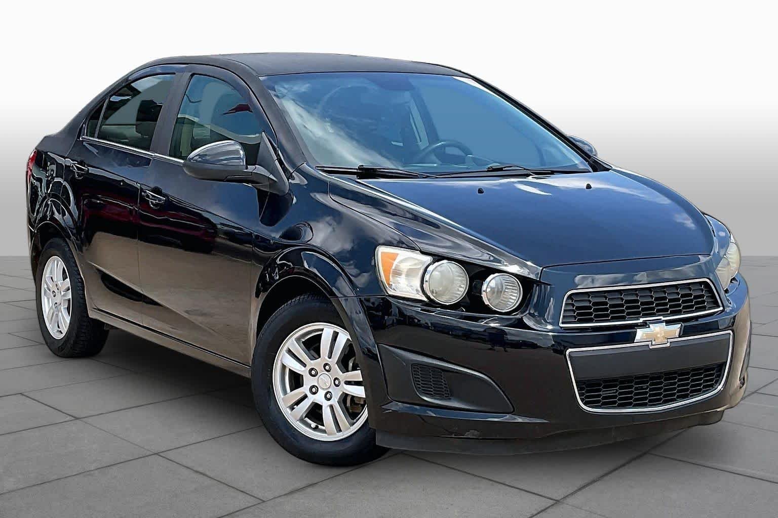Used 2013 Black Granite Metallic Chevrolet LT image 2
