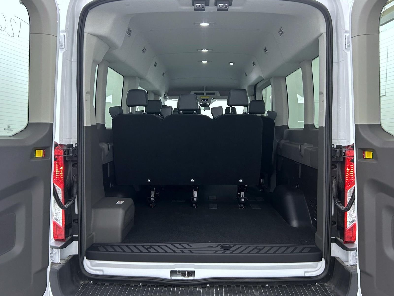 New 2026 Oxford White Ford XL image 19