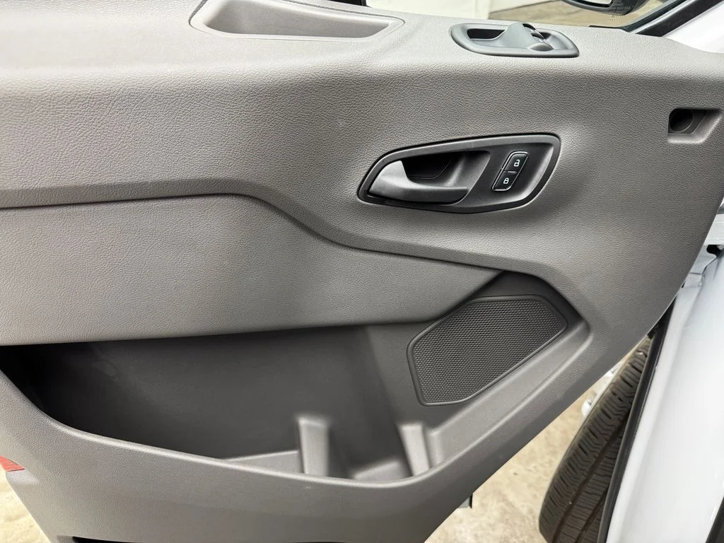 New 2026 Oxford White Ford Cutaway image 12