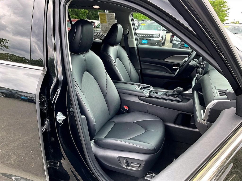 Used 2025 Black Toyota XLE image 11