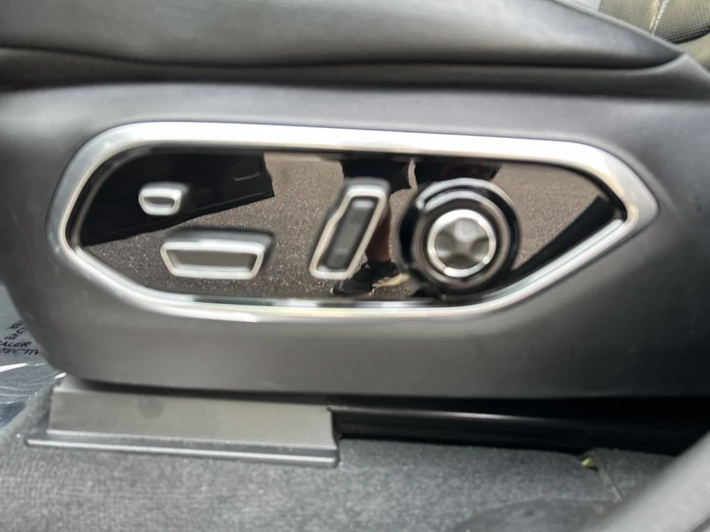 Used 2022 Gray Jeep Overland image 16