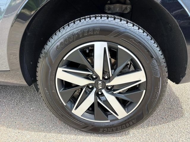 Used 2021 Gray Kia EX image 7