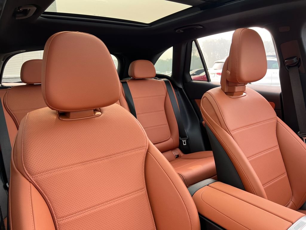 New 2026 Polar White Mercedes-Benz GLC 300 image 26