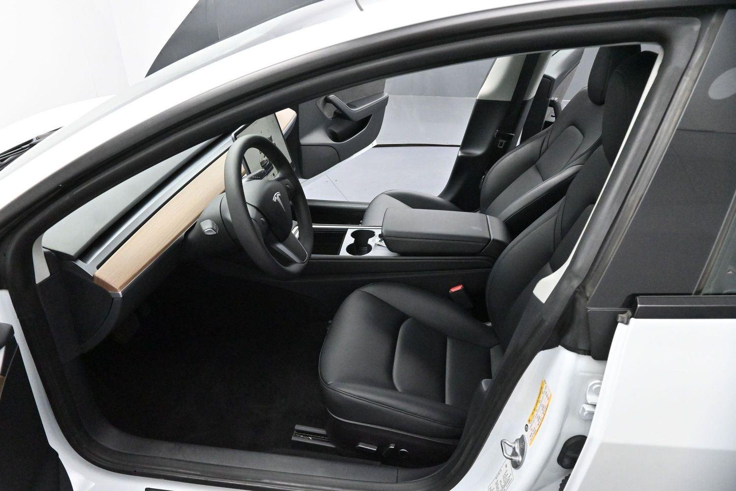Used 2022 Pearl White Multi-Coat Tesla Base image 11