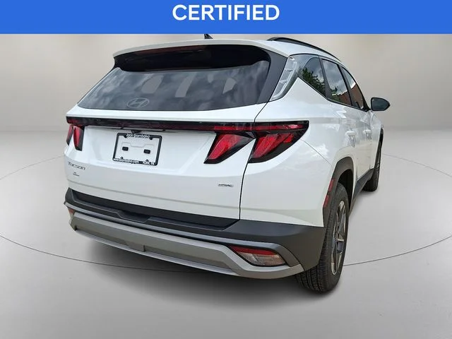 Used 2025 White Hyundai SEL image 10