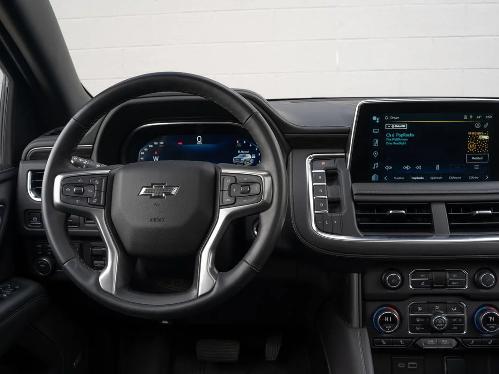 Used 2023 White Chevrolet Z71 image 23