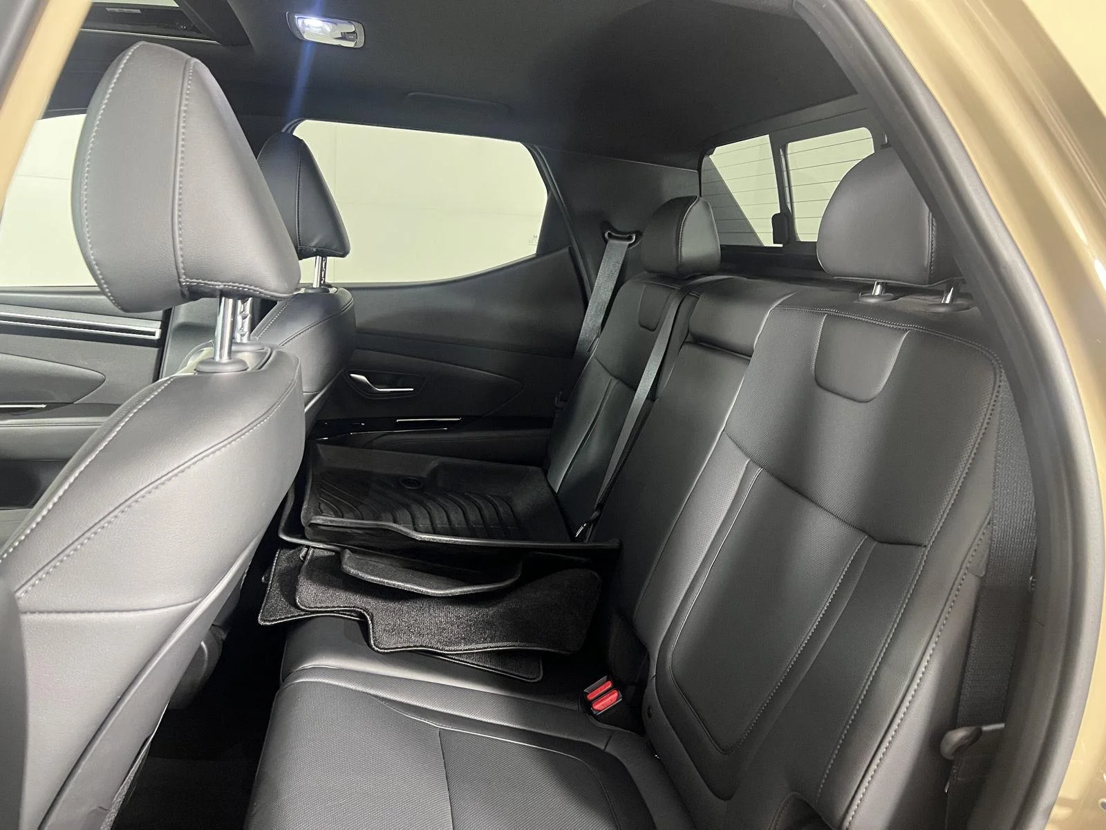 Used 2024 California Sand Hyundai Limited image 30