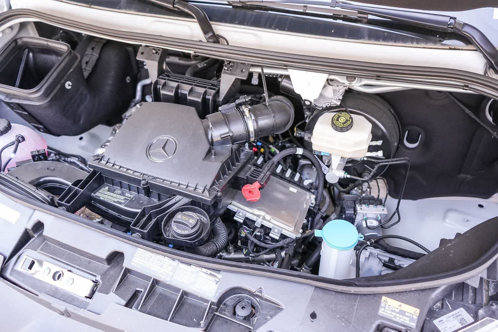 New 2026 Arctic+White Mercedes-Benz Crew 144WB High Roof RWD 2.0L I4 Diesel Turbo SO image 31