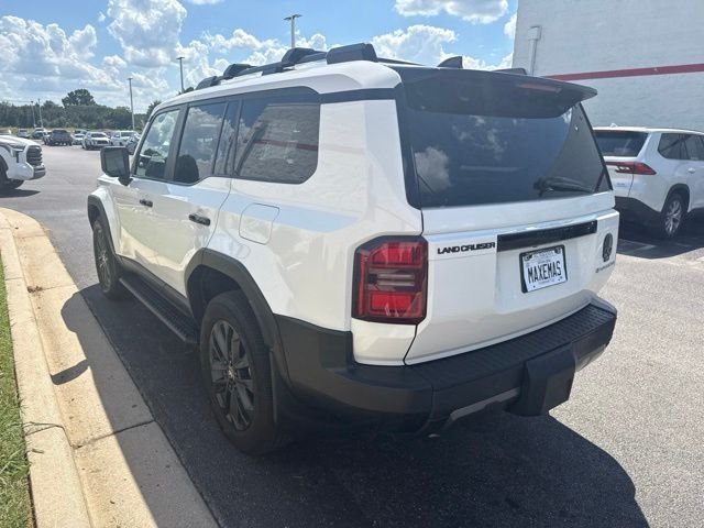 Used 2025 White Toyota Base image 5
