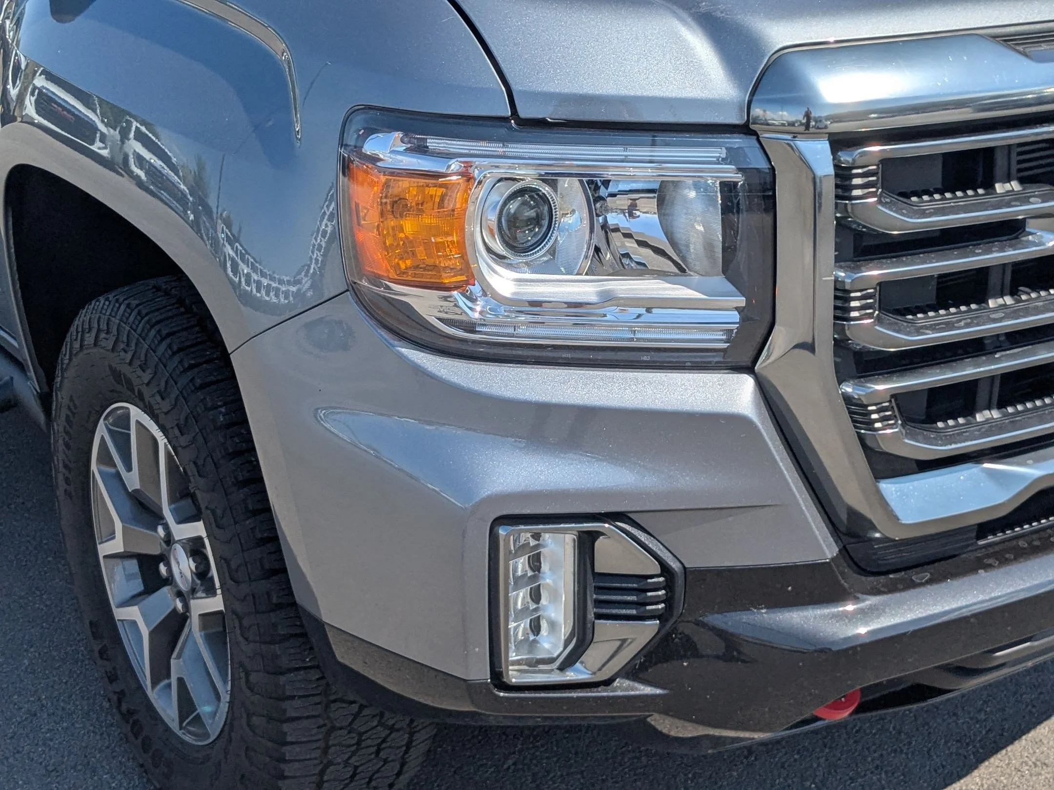 Used 2021 Satin Steel Metallic GMC 4WD AT4 w/Leather image 11