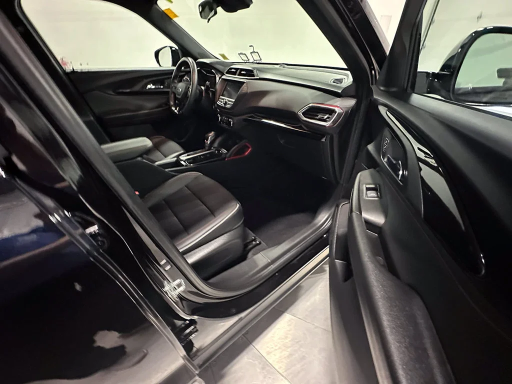 Used 2021 MOSAIC BLACK METALLIC Chevrolet RS image 25