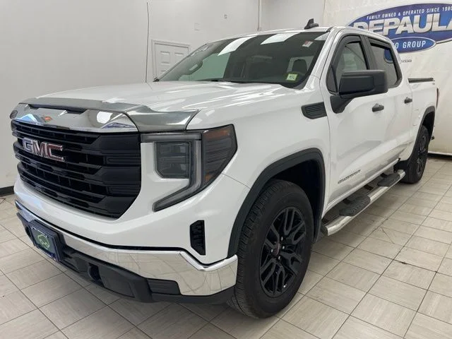 Certified Used 2024 White GMC  image 19