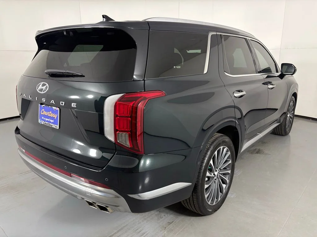 Used 2025 Emerald Hyundai Calligraphy image 8