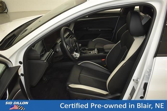 Used 2025 Snow White Pearl Kia GT-Line image 6