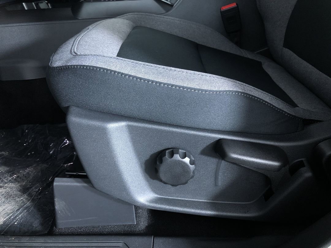 New 2026 Avalanche Gray Ford Big Bend image 13